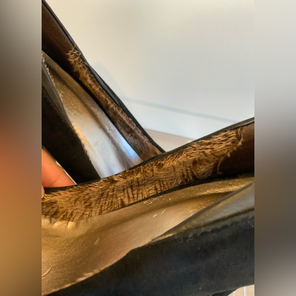 Mira & Bella Black Velvet High Heels with Leather Accent and Faux Fur Lining - Picture 6 of 6